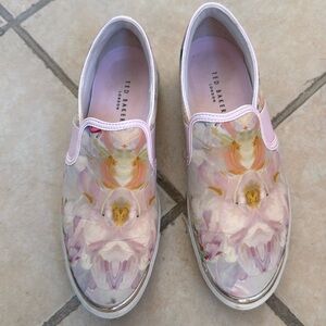 Ted Baker Women's LAULEI Fashion Sneaker WHITE US8 FLOWERS MOTIF